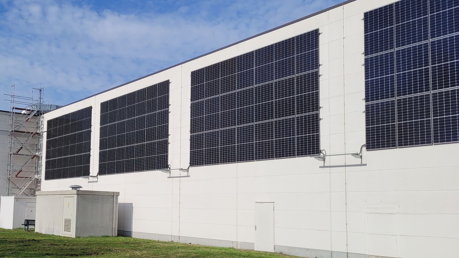 Fassadenphotovoltaikanlage von Rheinland Solar